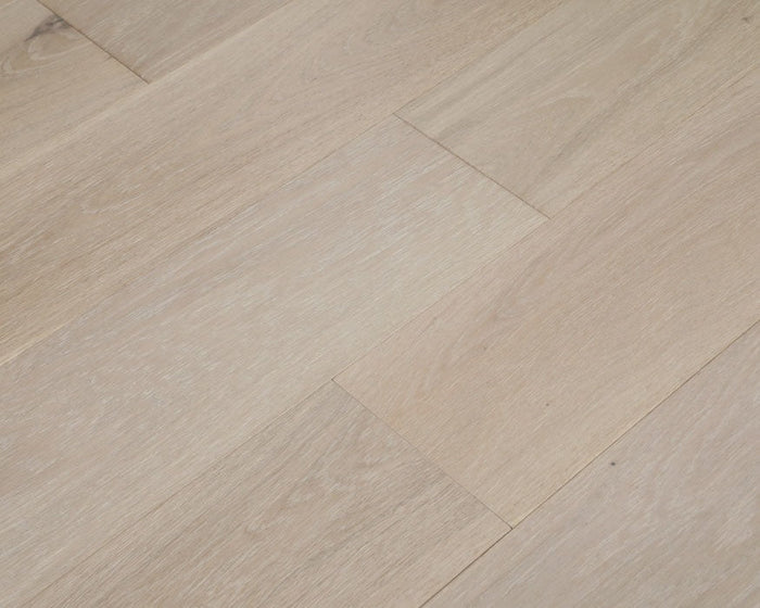 Oak Superior 7.5in Oak Engineered Hardwood Flooring 1
