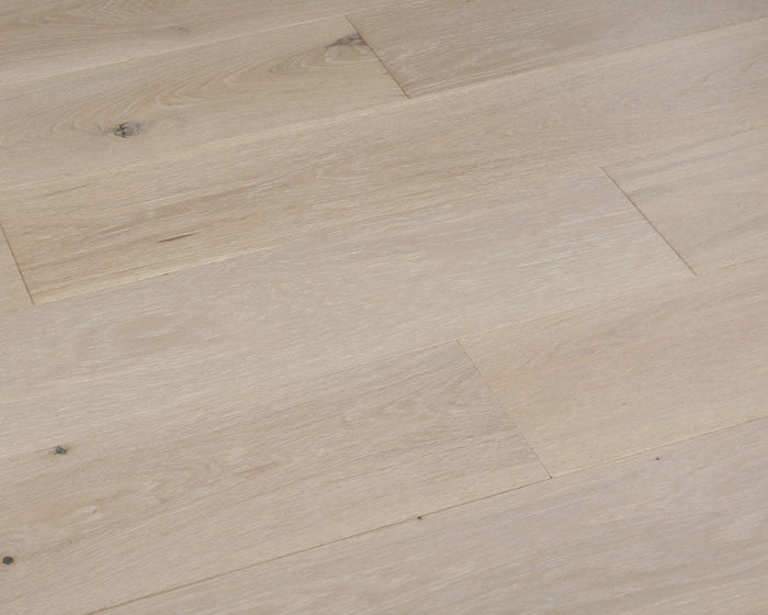 Oak Superior 7.5in Oak Engineered Hardwood Flooring 4