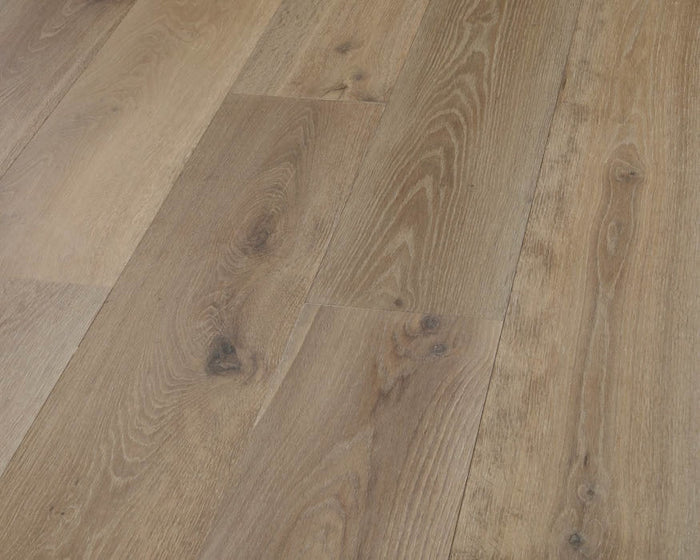 Grand Width 9.5in White Oak Engineered Hardwood Flooring 3