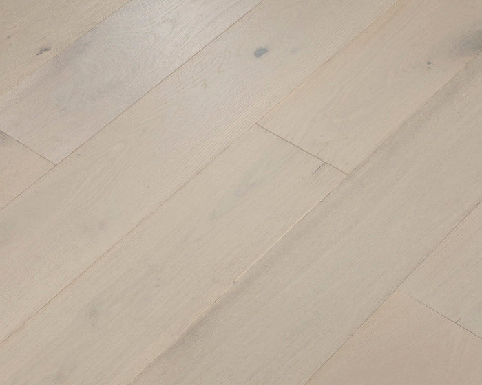 Oak Superior 7.5in Oak Engineered Hardwood Flooring 3