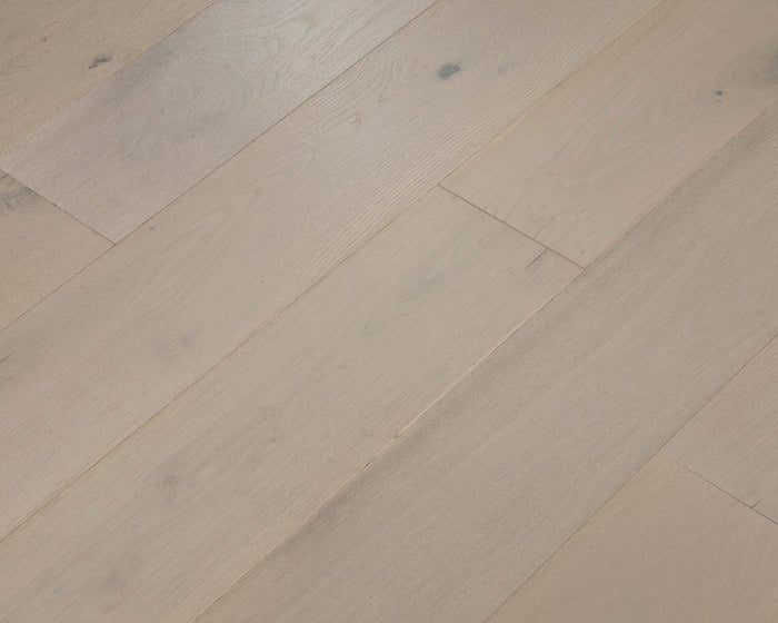 Oak Superior 7.5in Oak Engineered Hardwood Flooring 4